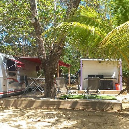 Airstream Paradise Bernard Esterno foto