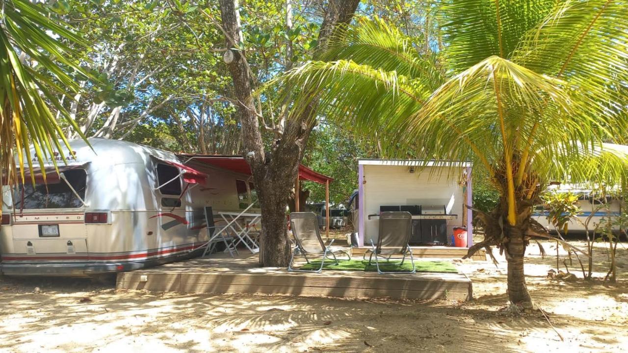 Airstream Paradise Bernard Esterno foto