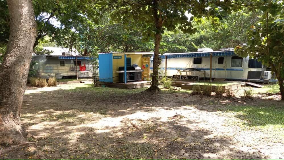 Airstream Paradise Bernard Esterno foto